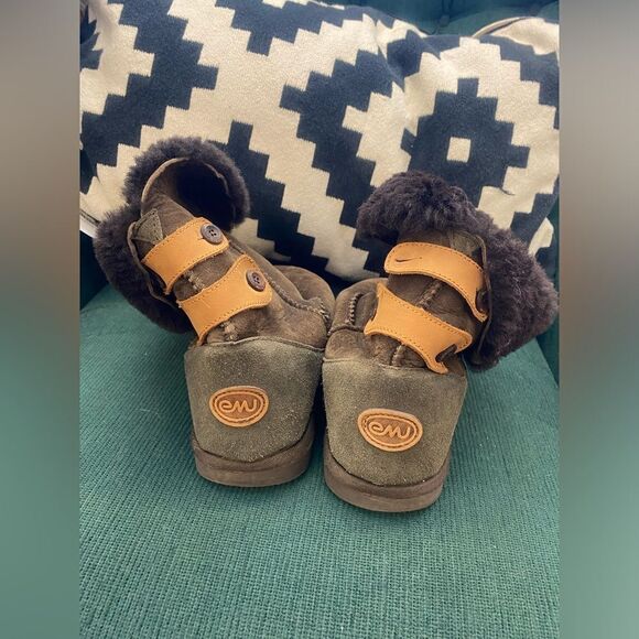 9 Emu Boots from Australia - Brown w/ Emu Coat - Picture 3 of 4